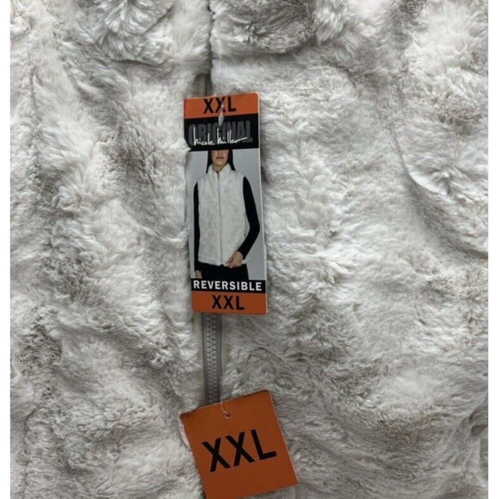Nicole Miller Women's Original Reversible Quilted Faux Fur Vest (Ivory, XXLarge) - Picture 2 of 4